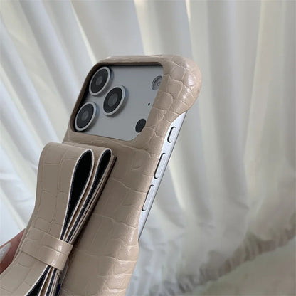 【クロコ調リボングリップ】型押し クロコレザー調 × 立体リボン スマホケース｜iPhone対応 #240617