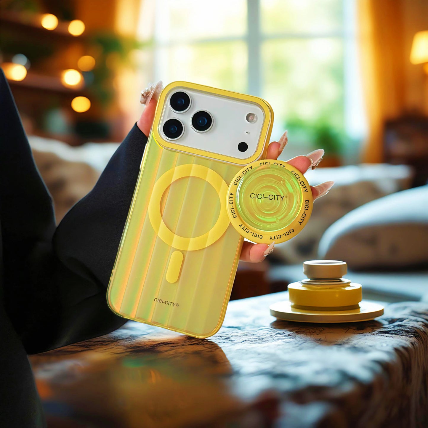 【Magsafe対応】クリアネオンカラー  透明グラデ ストライプ  スマホケース｜iPhone対応 #250106