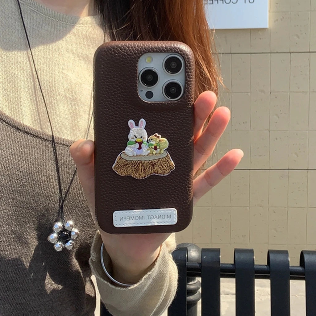 【刺繍アニマル×レザー風】子豚 うさぎ しろくま リス 刺繍 スマホケース｜iPhone対応 #241215