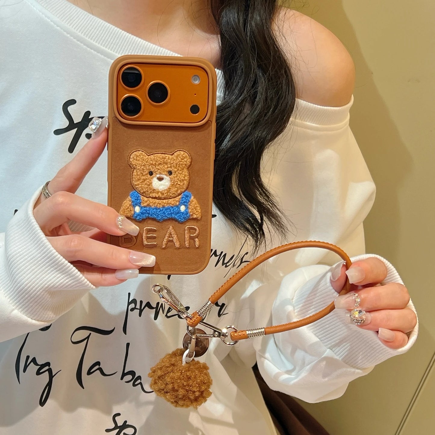 【テディエンブロイ】くま刺繍 × ボンボンチャーム スマホケース｜iPhone対応 #240806