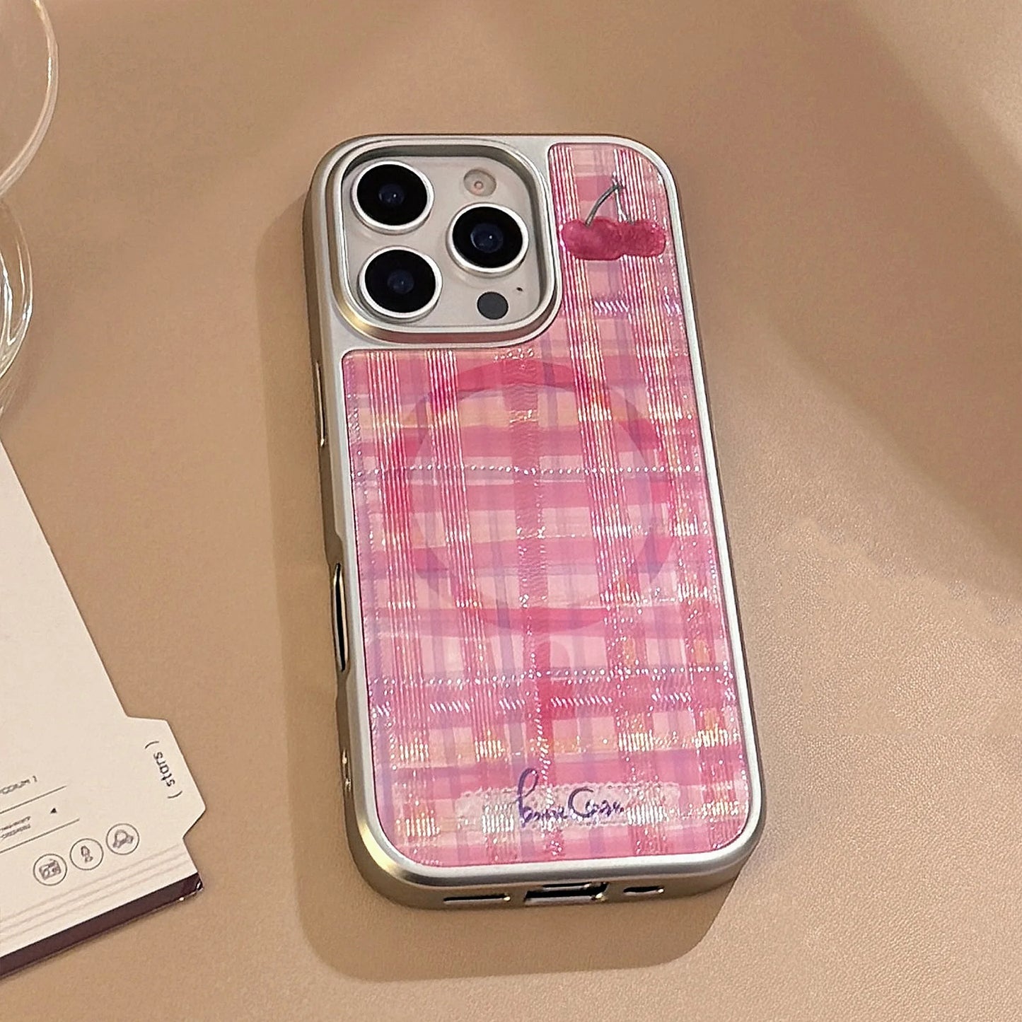 【Magnet対応】ピンクチェック スターチェリー × シルバーフレーム スマホケース｜iPhone対応 #240822