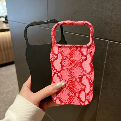 スネーク柄 ウェーブフレーム iPhoneケース｜ヘビ アニマルデザイン #240320