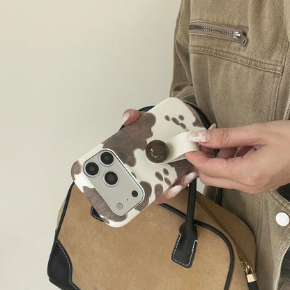 【アニマルシリーズ】カウ柄グリップ付き スマホケース｜モード×ナチュラルデザイン｜iPhone対応 #241207