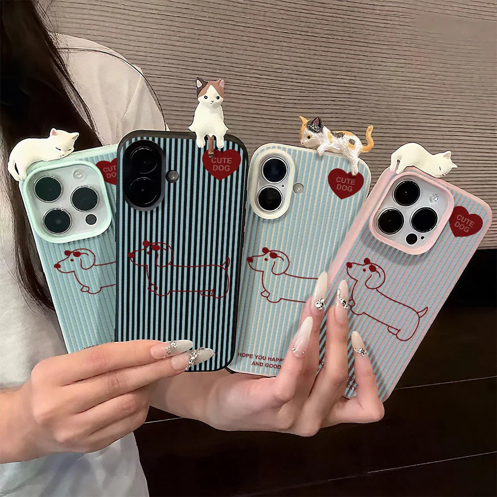 【CUTE Dog&Cat】子猫 マスコット × ダックスフンド ストライプケース｜iPhone対応 #240829