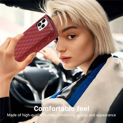 【ブックスタイル】キルティング レザー調  手帳型 iPhoneケース｜ウォレット・ストラップ付き #240125