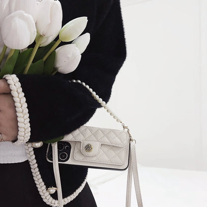 【キルティングミニウォレット風】パール付きショルダーケース｜iPhone対応 #250714