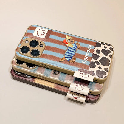 【チェックダックス】刺繍わんこ × レトロチェック エンボス スマホケース｜iPhone対応 #250210