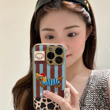 【チェックダックス】刺繍わんこ × レトロチェック エンボス スマホケース｜iPhone対応 #250210