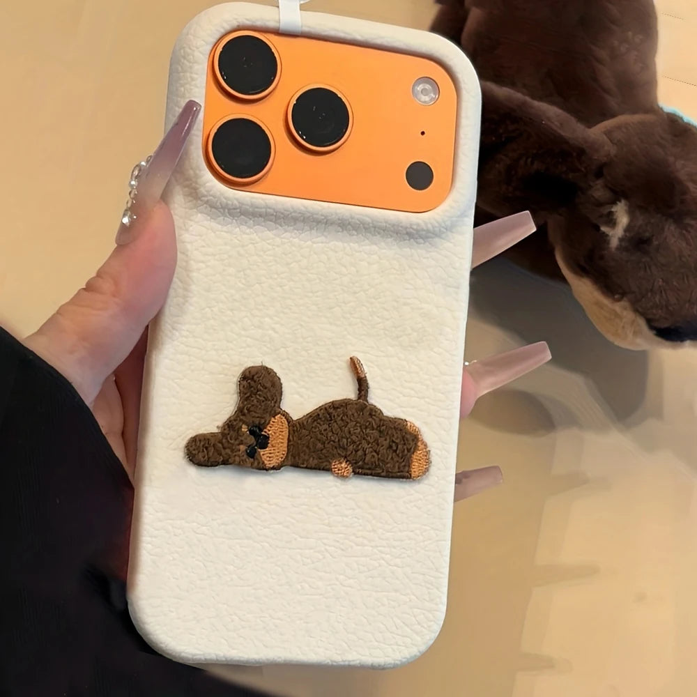 ドッグモチーフ iPhoneケース｜ミニチュアダックス 刺繍デザイン・シンプルカラー #240604