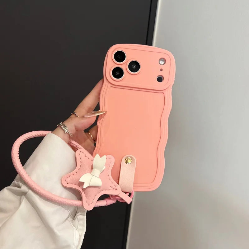 【ウェーブフレームシリーズ】スター 星型チャーム付き 波型デザイン スマホケース｜iPhone対応 #251130