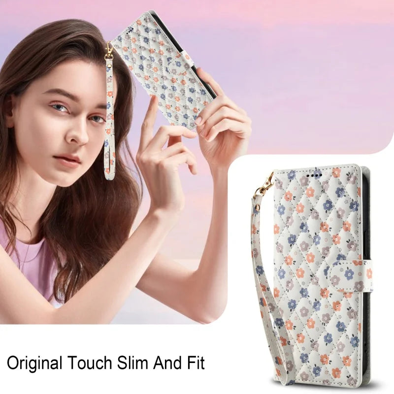 【ブックスタイル】花柄 フラワーキルティング ストラップ付き 手帳型 iPhoneケース｜カード収納 ショルダー対応 #240110