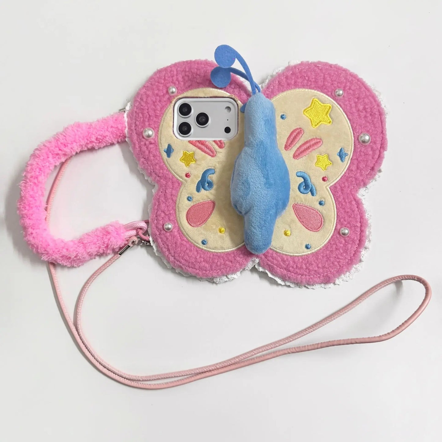 【ブックスタイル】もこもこ ちょうちょモチーフ 手帳型 ぬいぐるみ風 iPhoneケース #240610