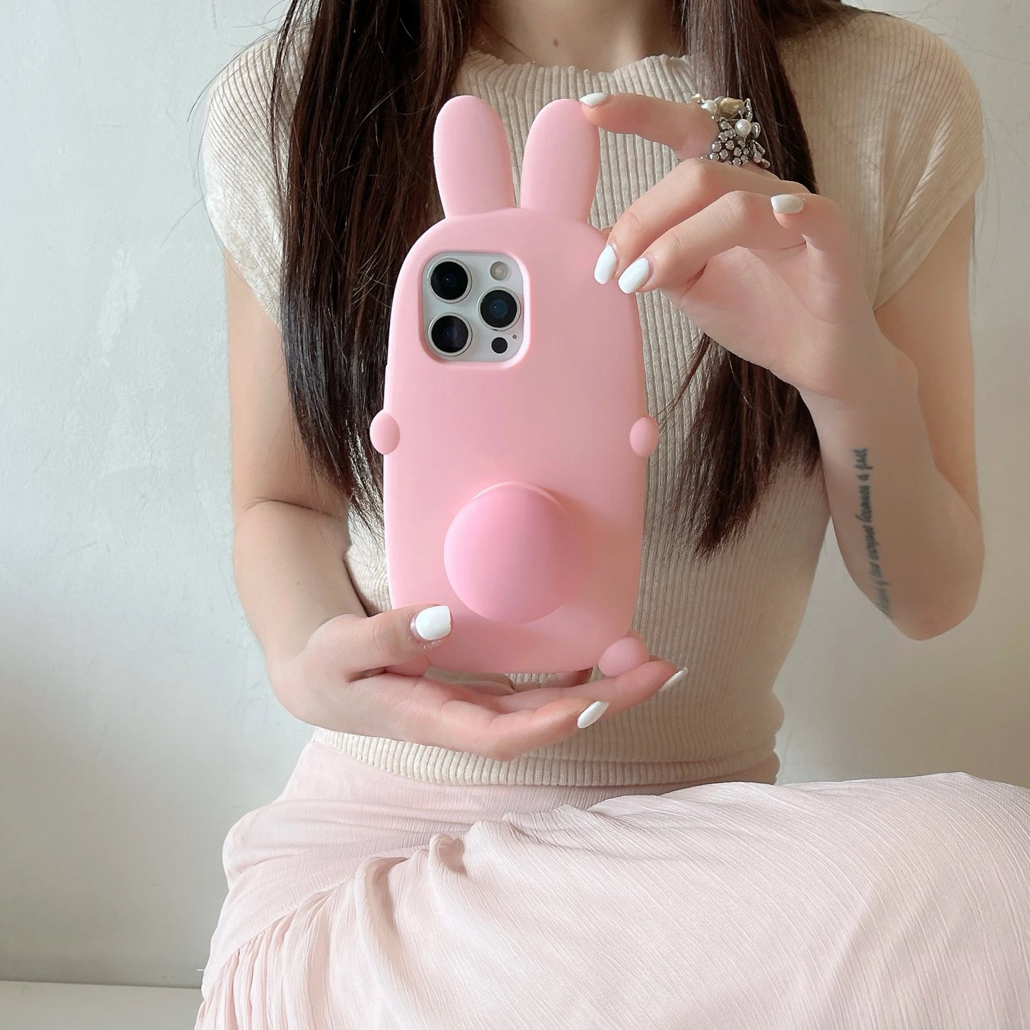 【うさぎテールデザイン】立体シリコンケース｜iPhone対応 #250715
