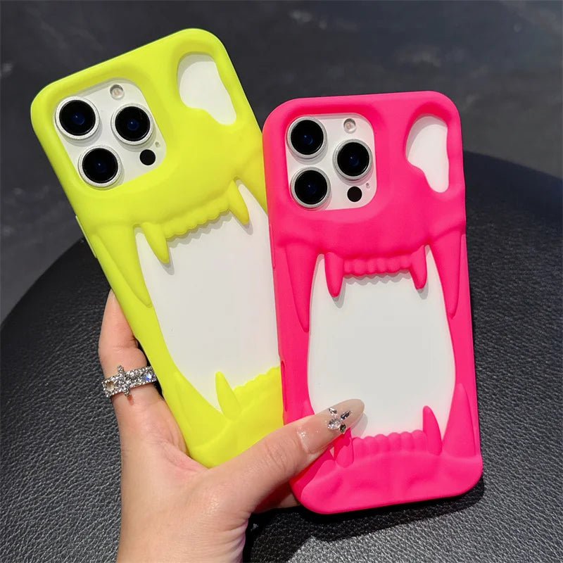 【ワイルドファング】ネオンイエロー・ピンク × 立体キバ クリアバンパー スマホケース｜iPhone対応 #240813