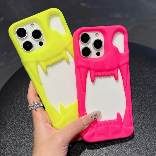 【ワイルドファング】ネオンイエロー・ピンク × 立体キバ クリアバンパー スマホケース｜iPhone対応 #240813