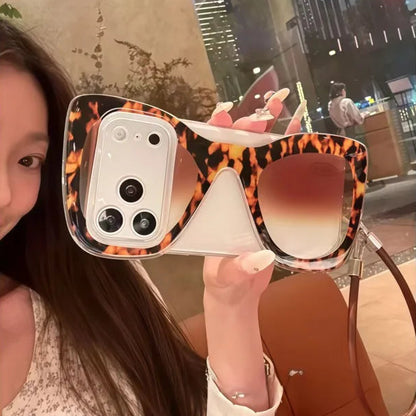 ビッグサングラス フレーム風 ストラップ付き iPhoneケース｜個性派・トレンド #231104