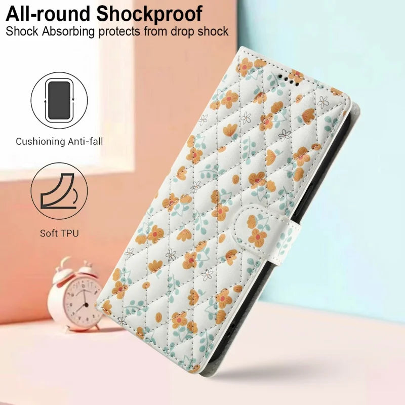 【ブックスタイル】花柄 フラワーキルティング ストラップ付き 手帳型 iPhoneケース｜カード収納 ショルダー対応 #240110