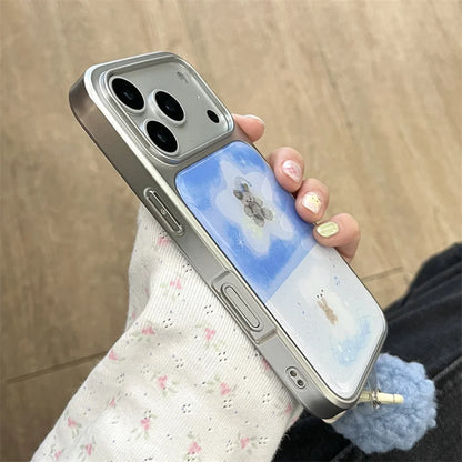 【グラデくまちゃん】雲 にじみブルーグラデーション ポンポンチャーム付き スマホケース｜iPhone対応 #241004