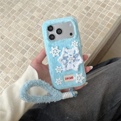 もこもこファー iPhoneケース｜雪モチーフ・ストラップ付き #240314