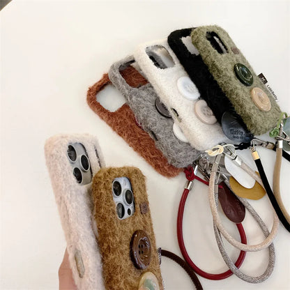 【もこもこファーボタン】 ストラップ付き ニット スマホケース｜iPhone対応 #250202