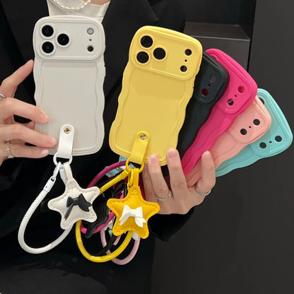 【ウェーブフレームシリーズ】スター 星型チャーム付き 波型デザイン スマホケース｜iPhone対応 #251130
