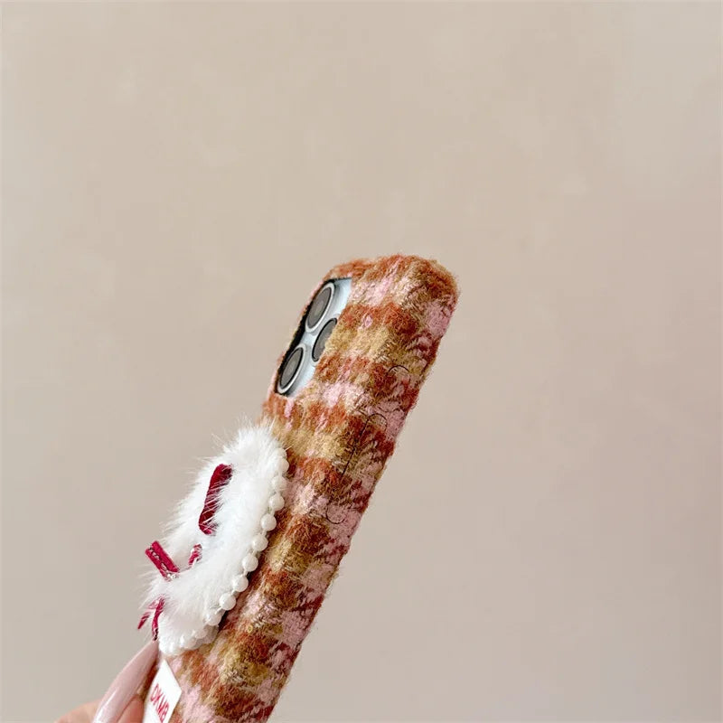 【チェックファーチューリップ】リボン スマホケース 立体刺繍×ふわもこストラップ付き｜iPhone対応 #241206