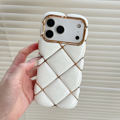 エレガントキルティング iPhoneケース｜ゴールドラインアクセント #240414