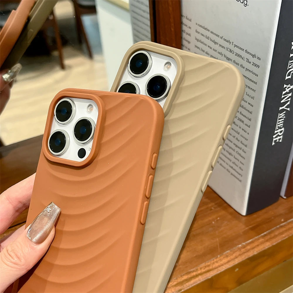 ウェーブデザイン ソフトマット シリコン iPhoneケース｜ストラップ付き・立体フォルム #231122
