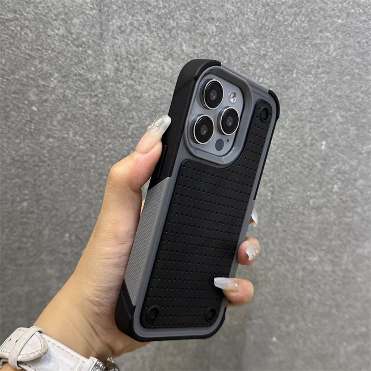 グリップデザイン 耐衝撃 iPhoneケース｜滑り止めバックパネル #240107