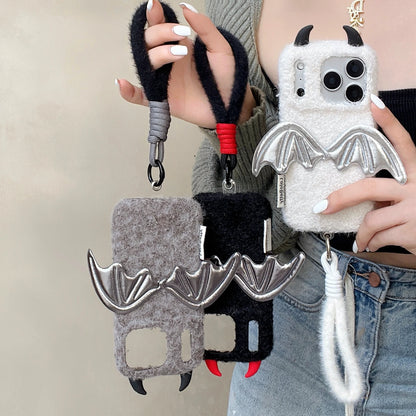 【デビルウィング】立体シルバーウィング×ふわもこファー スマホケース｜iPhone対応 🪽🖤 #241219