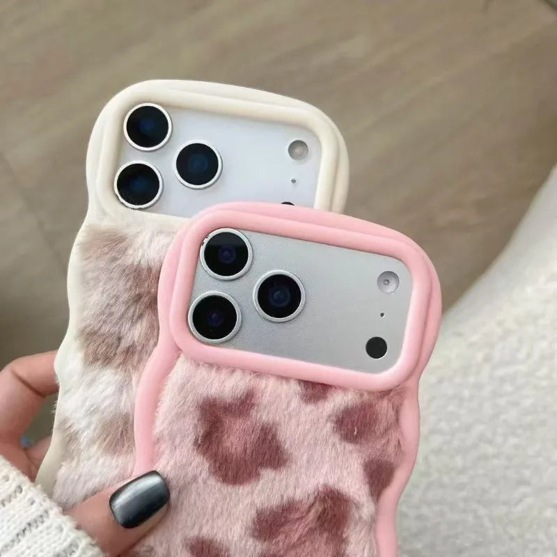 もこもこ レオパード柄 ファー iPhoneケース｜ウェーブフレーム #240301