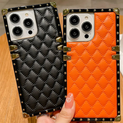 【スクエアシリーズ】キルティングレザー スタッズスクエアケース 高級感＆耐衝撃 ｜iPhone対応 #250818