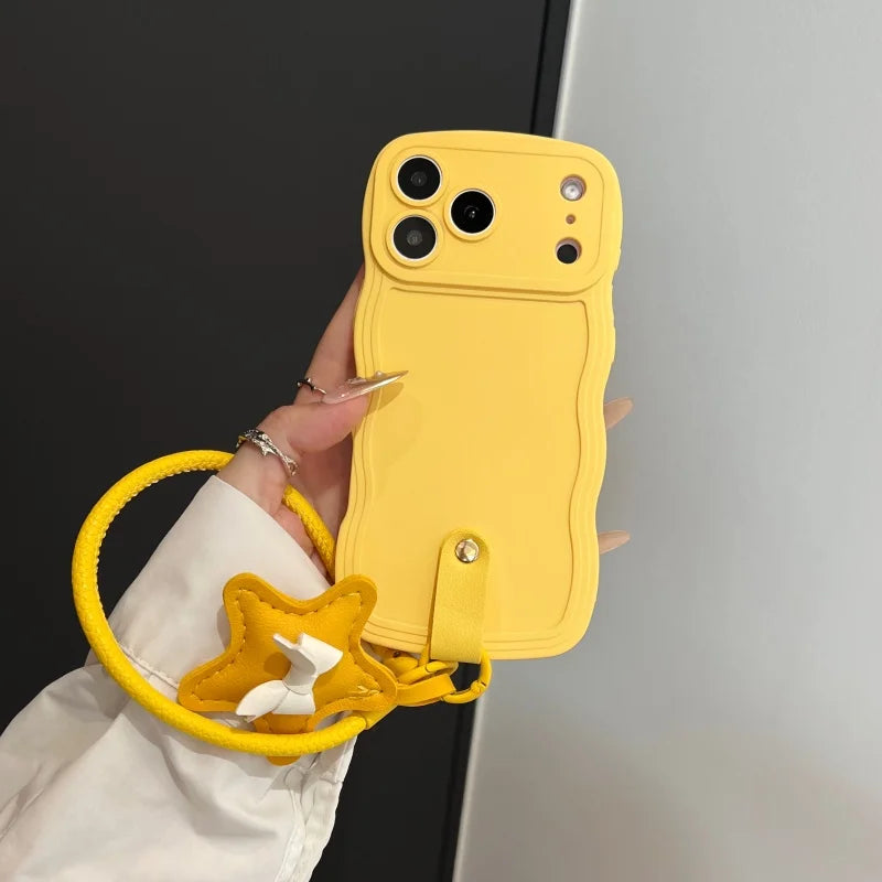 【ウェーブフレームシリーズ】スター 星型チャーム付き 波型デザイン スマホケース｜iPhone対応 #251130