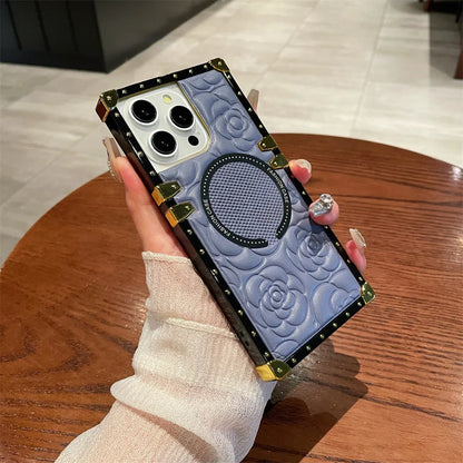 【スクエアシリーズ】キルティングレザー フラワー型押し スタッズスクエアケース｜iPhone対応 #250819