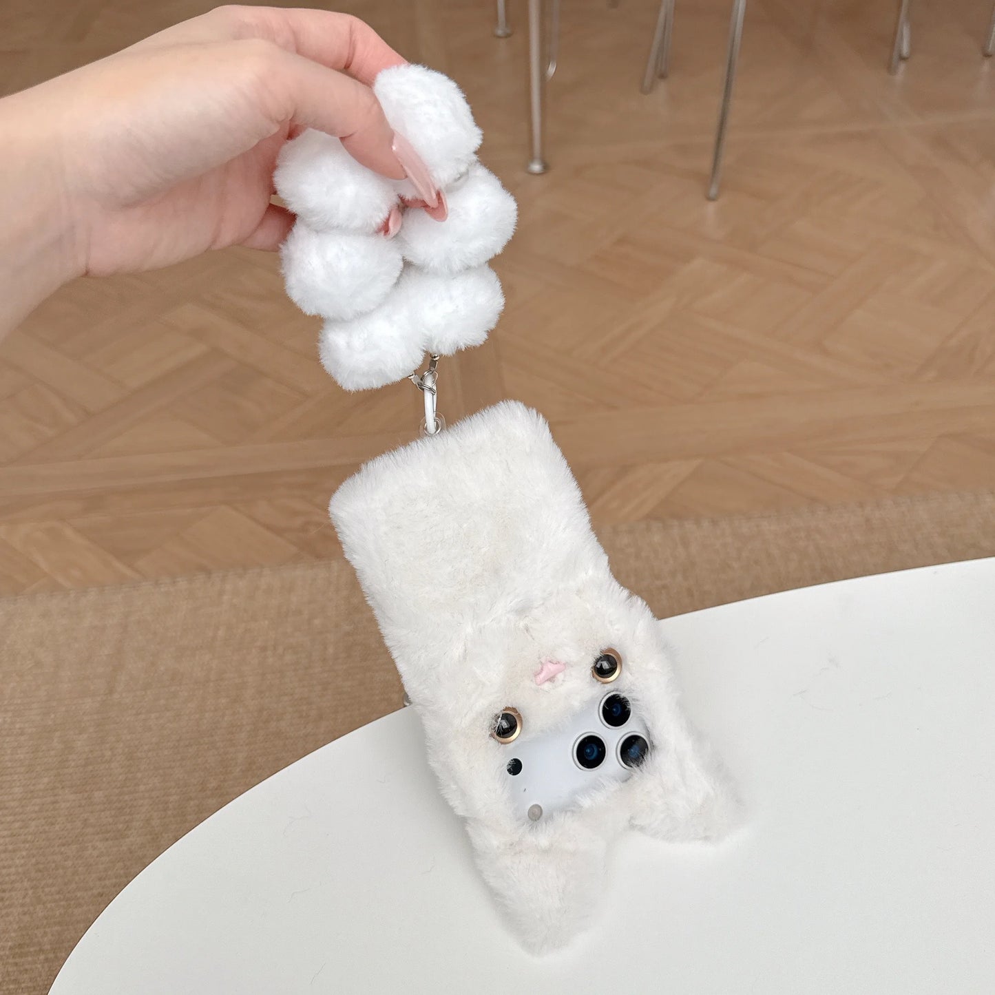 【キャットファーポンポン】ねこ耳 × ふわもこファー スマホケース｜iPhone対応 #250109