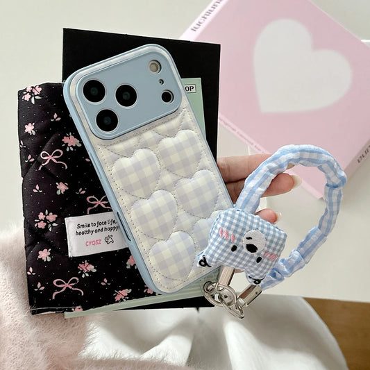 【ハートキルティングチェック】ギンガムハート×パステルブルー くまちゃんチャーム スマホケース｜iPhone対応 #250329