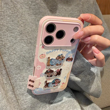 【HAPPY PUPPY】ふわもこ3匹わんこ × 立体刺繍 ガーリースマホケース｜iPhone対応 #240821