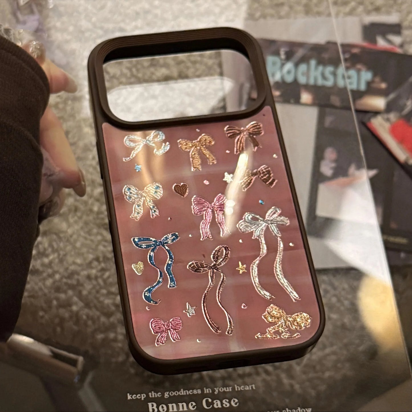 カラフルリボン 総柄 iPhoneケース｜グロッシーデザイン #240514