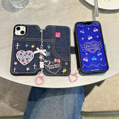 【ブックスタイル】デニム 刺繍デザイン チャーム付き 手帳型 iPhoneケース #240203