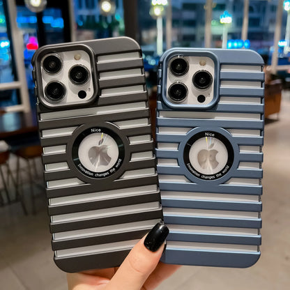 【アルミ調デザイン】メタル スーツケースデザイン 耐衝撃 スマホケース｜iPhone対応 #250414