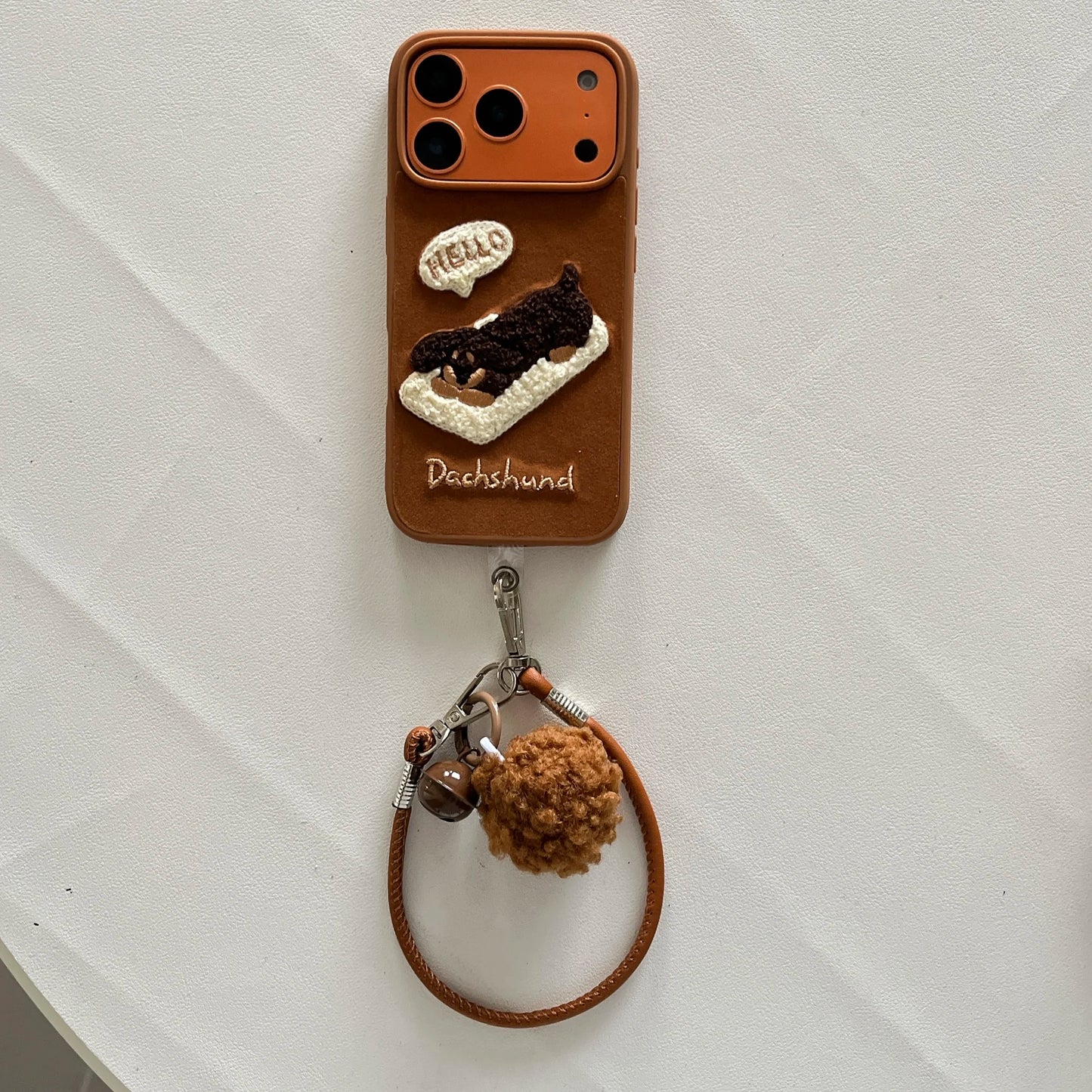【トイプー＆ダックス】立体刺繍Dog × ストラップ付き スマホケース｜iPhone対応 #240810