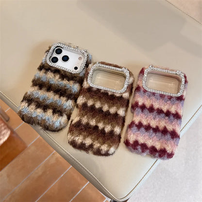 【もこもこチェック】ふわふわ マルチカラー × ストラップ付きケース｜iPhone対応 #240909