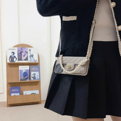 【キルティングミニウォレット風】パール付きショルダーケース｜iPhone対応 #250714