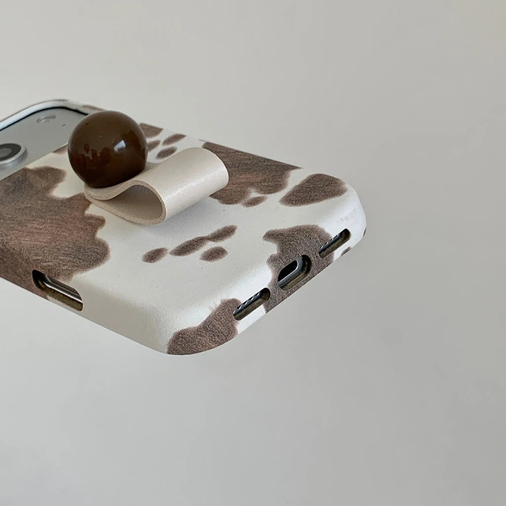 【アニマルシリーズ】カウ柄グリップ付き スマホケース｜モード×ナチュラルデザイン｜iPhone対応 #241207