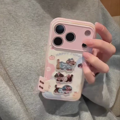 【HAPPY PUPPY】ふわもこ3匹わんこ × 立体刺繍 ガーリースマホケース｜iPhone対応 #240821