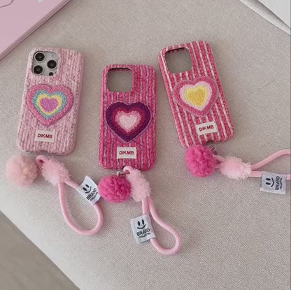 【ハートニットポンポン】もこもこ カラフルハート×ふわふわチャーム Y2K スマホケース｜iPhone対応 #250105