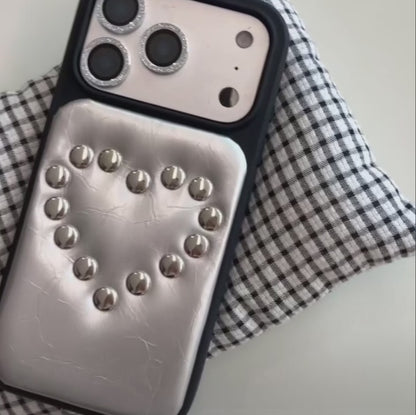 【メタリックハートスタッズ】シルバー パフレザー風 スマホケース｜iPhone対応 #250118
