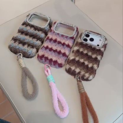 【もこもこチェック】ふわふわ マルチカラー × ストラップ付きケース｜iPhone対応 #240909