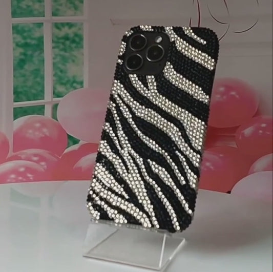 【キラキラビジューシリーズ】ゼブラ柄 フルラインストーン デコ スマホケース｜iPhone対応 #260122
