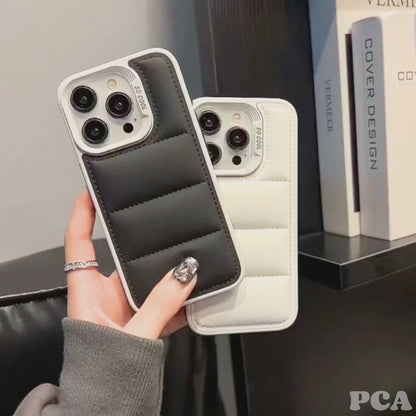 【レザーシリーズ】シンプルキルティング風 高級感あるレザー調 パフデザイン スマホケース｜iPhone対応 #251016